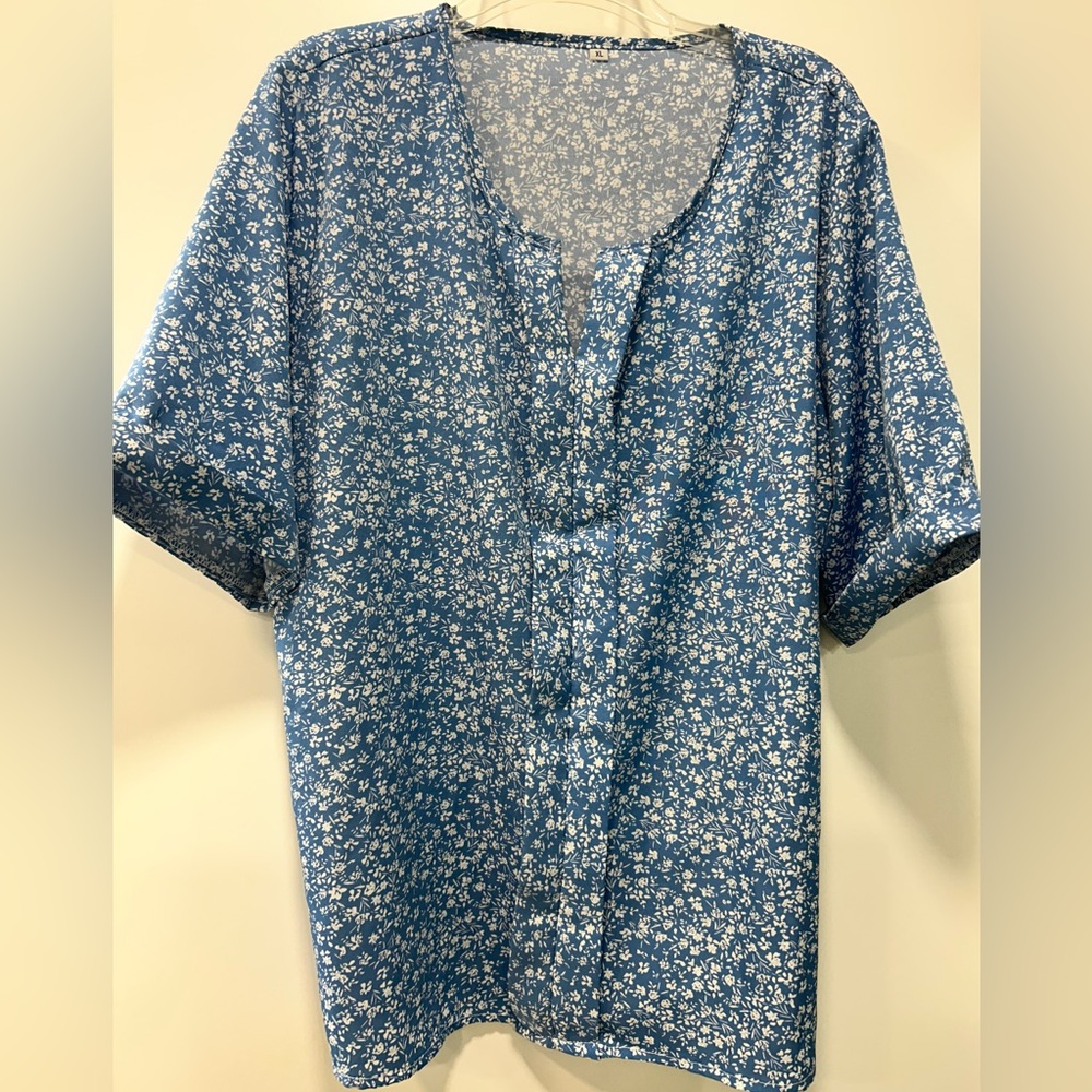 XL Floral Blue Women's Top